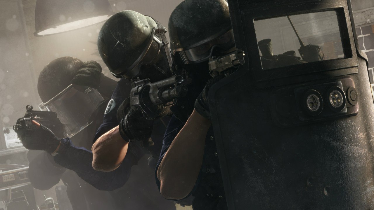 Сыграйте бесплатно в Tom Clancy's Rainbow Six Siege 