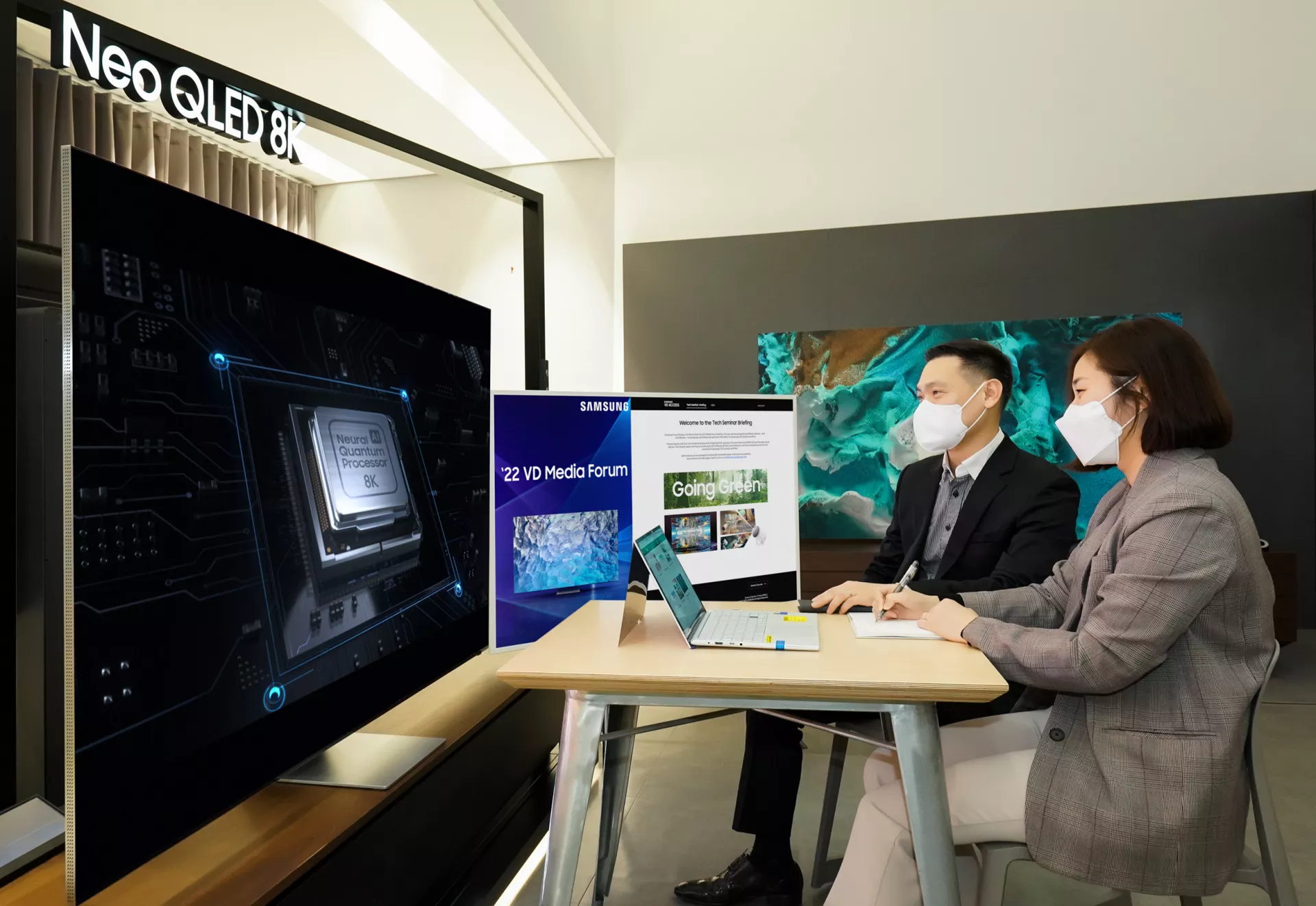 Samsung продемонстрировала новые возможности ТВ и саундбаров линейки 2022 года