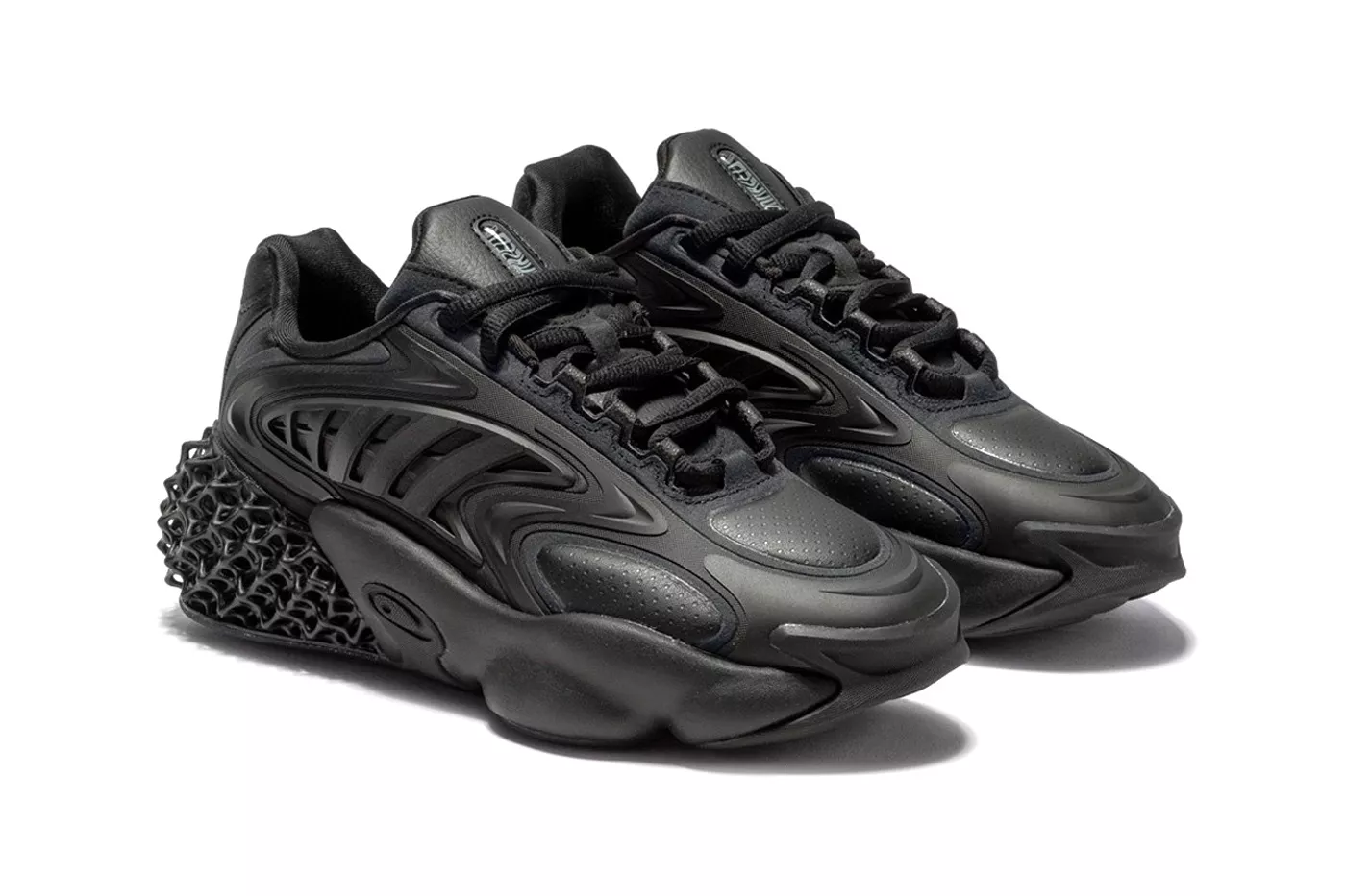 Adidas представляет кроссовки 4D Krazed в белом и черном цветах