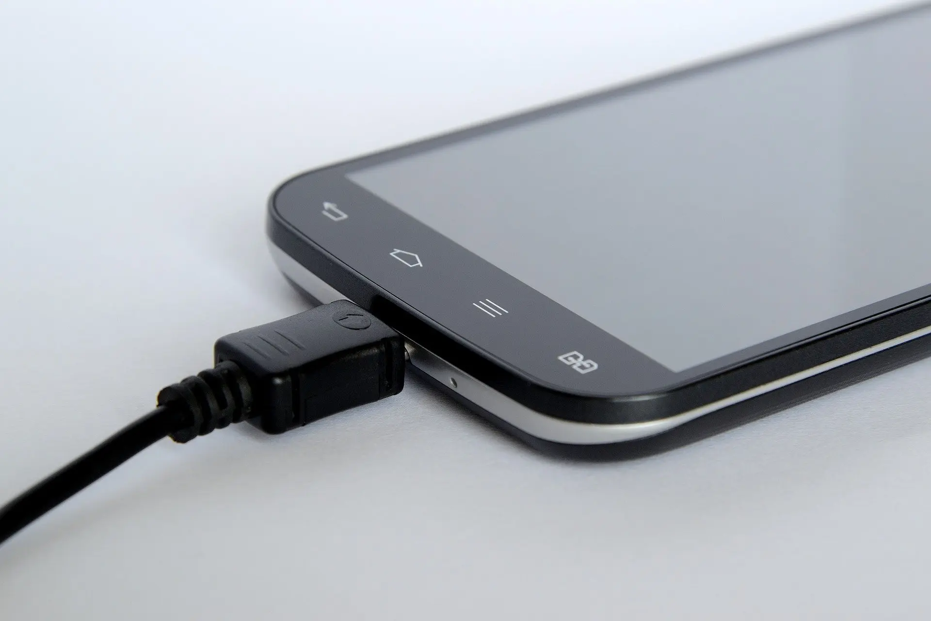 Как чаще всего переносят данные с устройства на устройство любители Android?