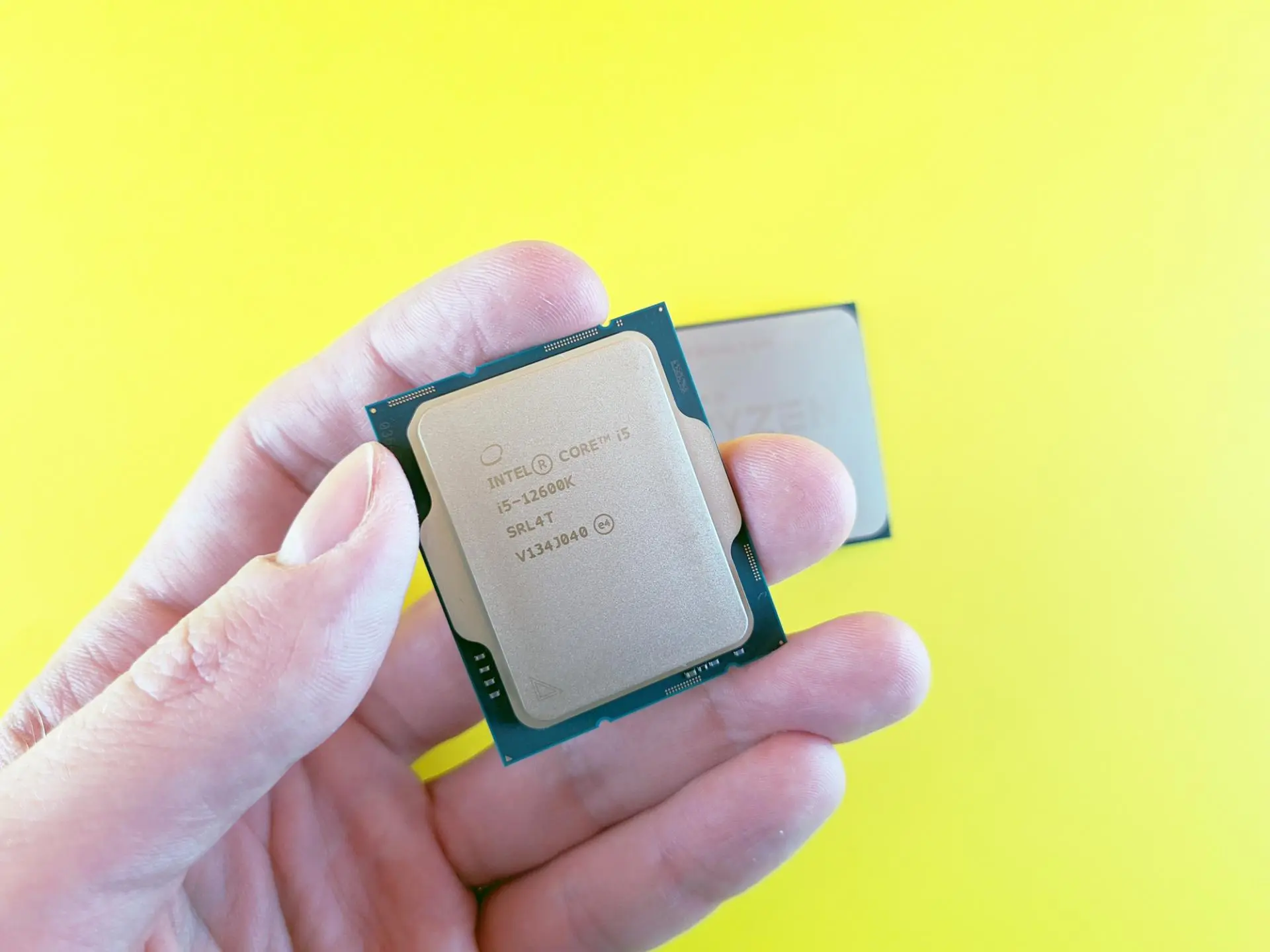 Intel успешно отвоевывает лидерство на рынке сборки ПК
