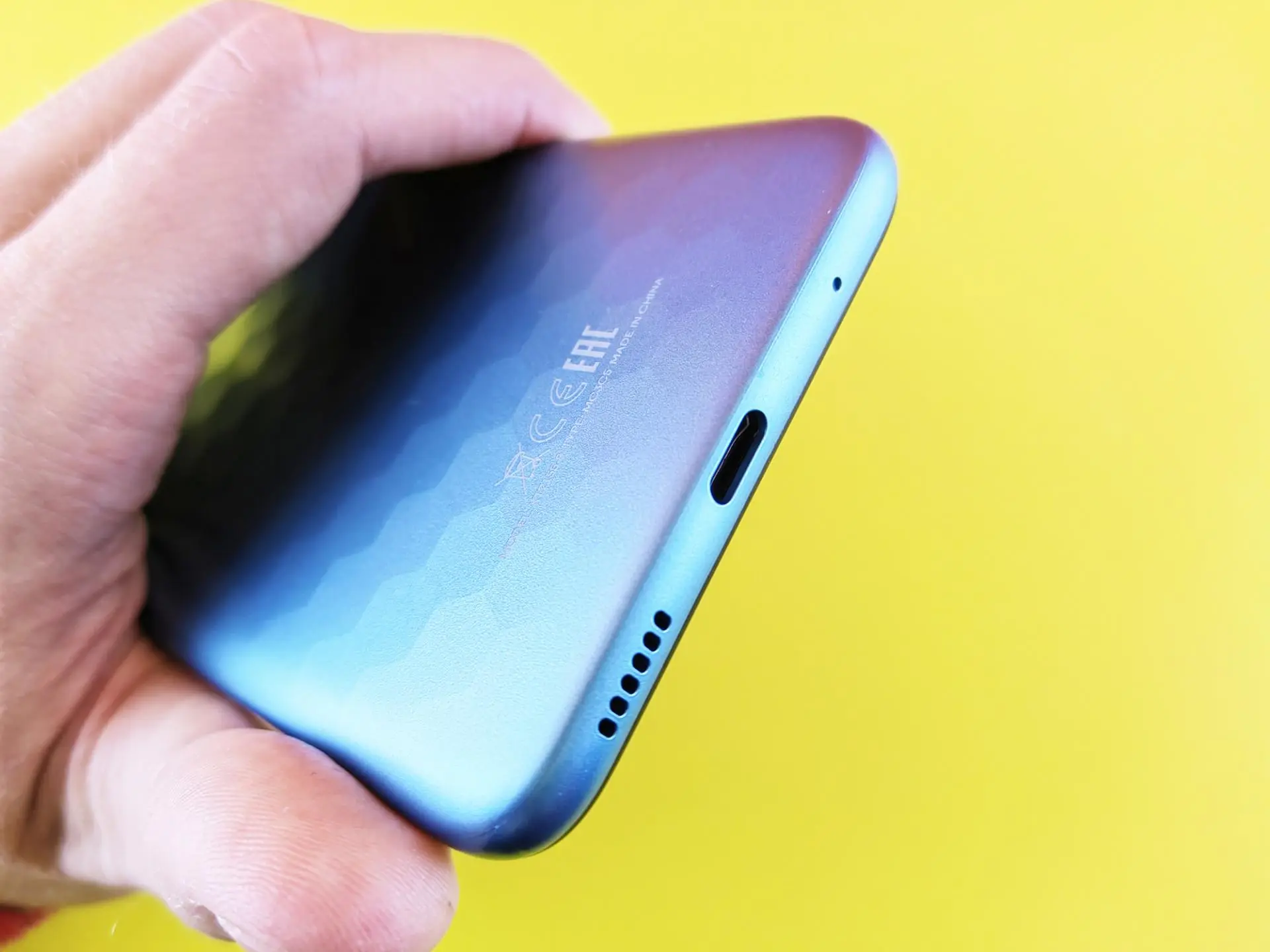 Обзор смартфона Moto E20 – когда Ты пчела, я – пчеловод…
