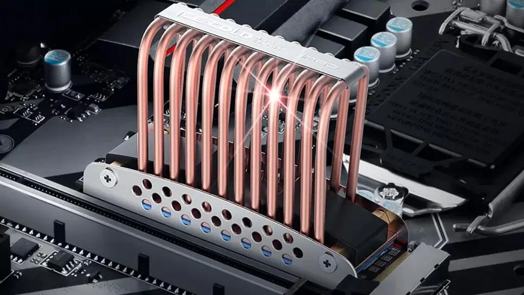 Ещё один необычный кулер для SSD замечен в продаже