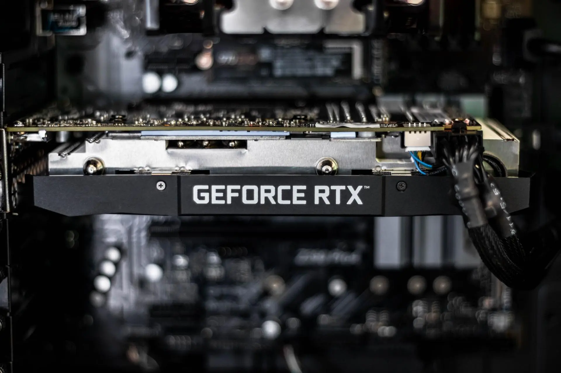 Дешёвые видеокарты от NVIDIA задерживаются. Дорогие тоже