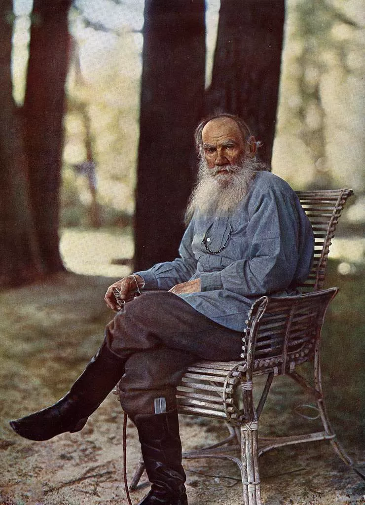 Лев Толстой: популярные книги писателя