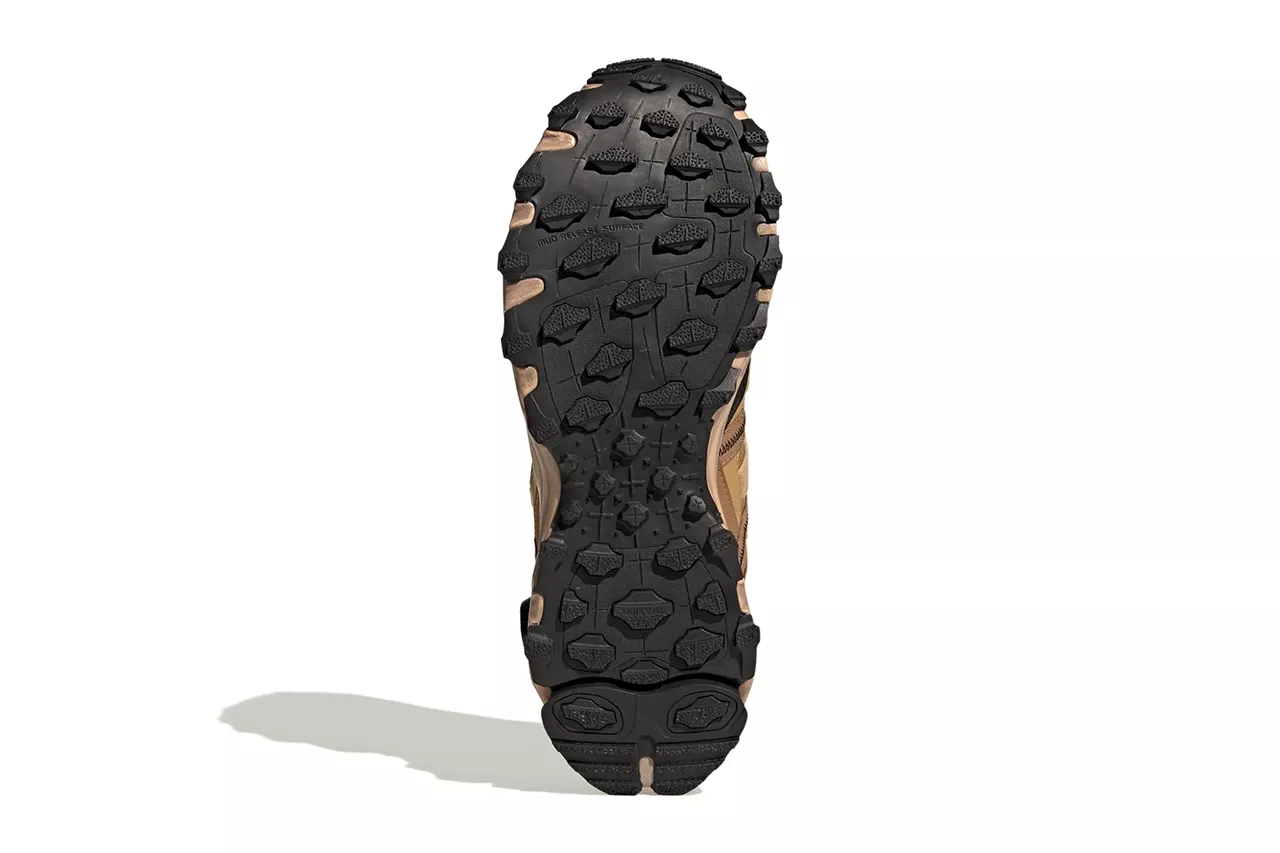 Adidas HYPERTURF Gaiter – обувь подходящая для любых условий