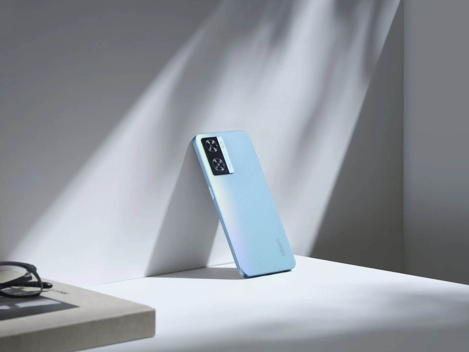 Пройдёмся по OPPO? В продаже новая модель A57s