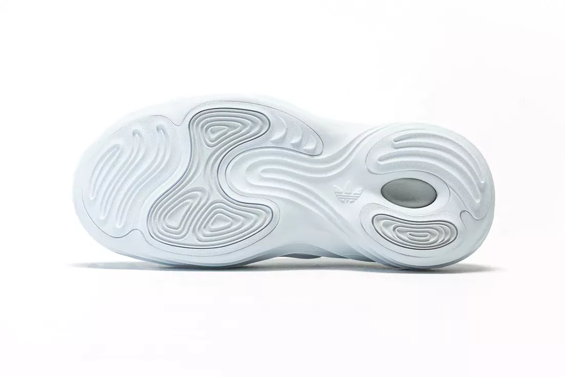 Новые кроссовки Adidas adiFOM Q полностью в белом