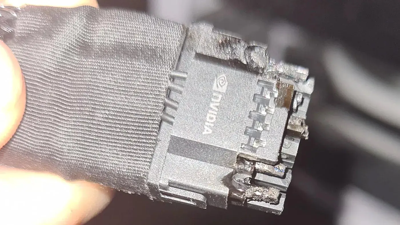 Видеокарты NVIDIA RTX 40-й серии плавятся под нагрузкой