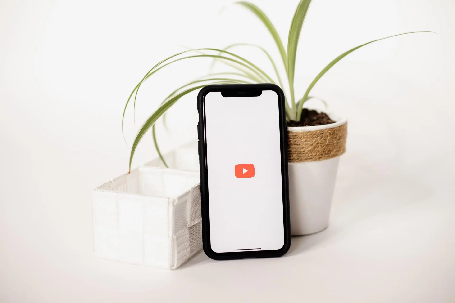 10 Рекламных вставок во время ролика на YouTube. Вытерпите?