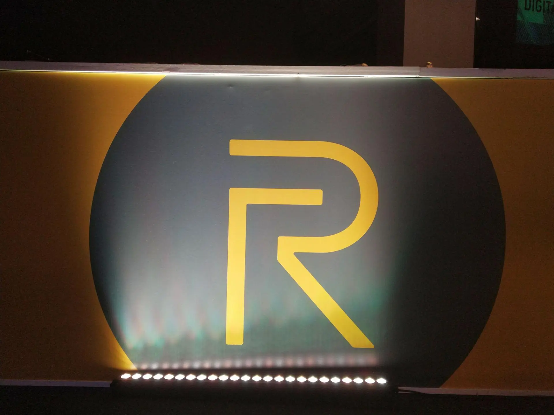 30 смартфонов realme получат Android 13. 10 из них осенью