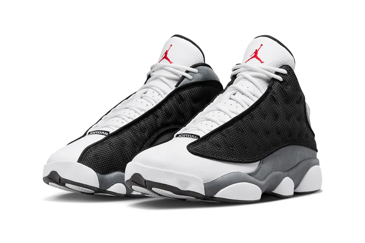 Официальные изображения пары Air Jordan 13 Black Flint