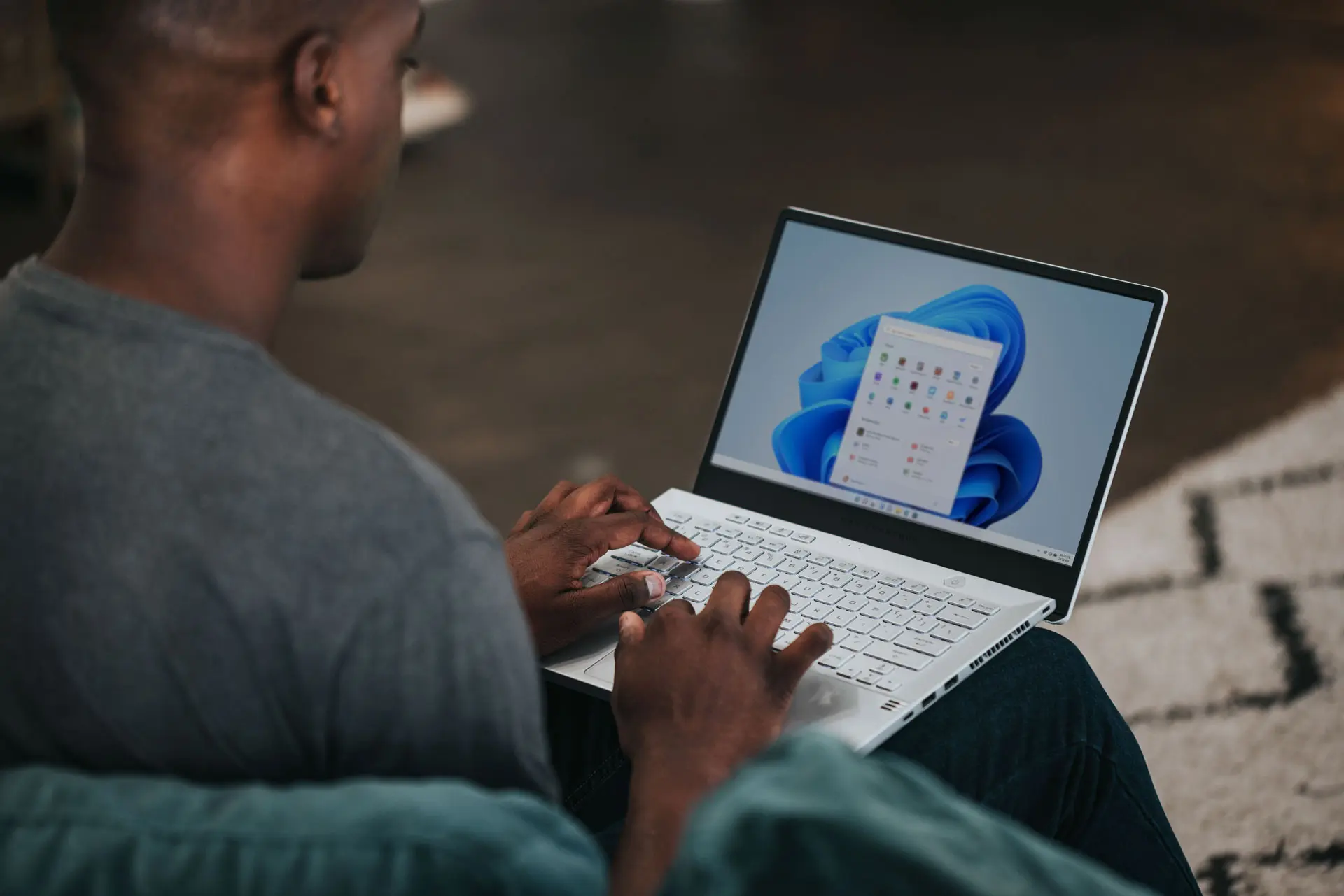 Доля Windows 11 и процессоров AMD в ПК пользовтаелей постепенно увеличивается
