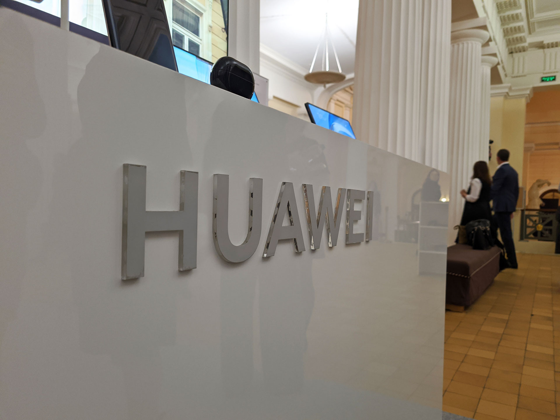 HUAWEI не боится санкций и трудностей. Компания ещё больше увеличивает расходы на R&D