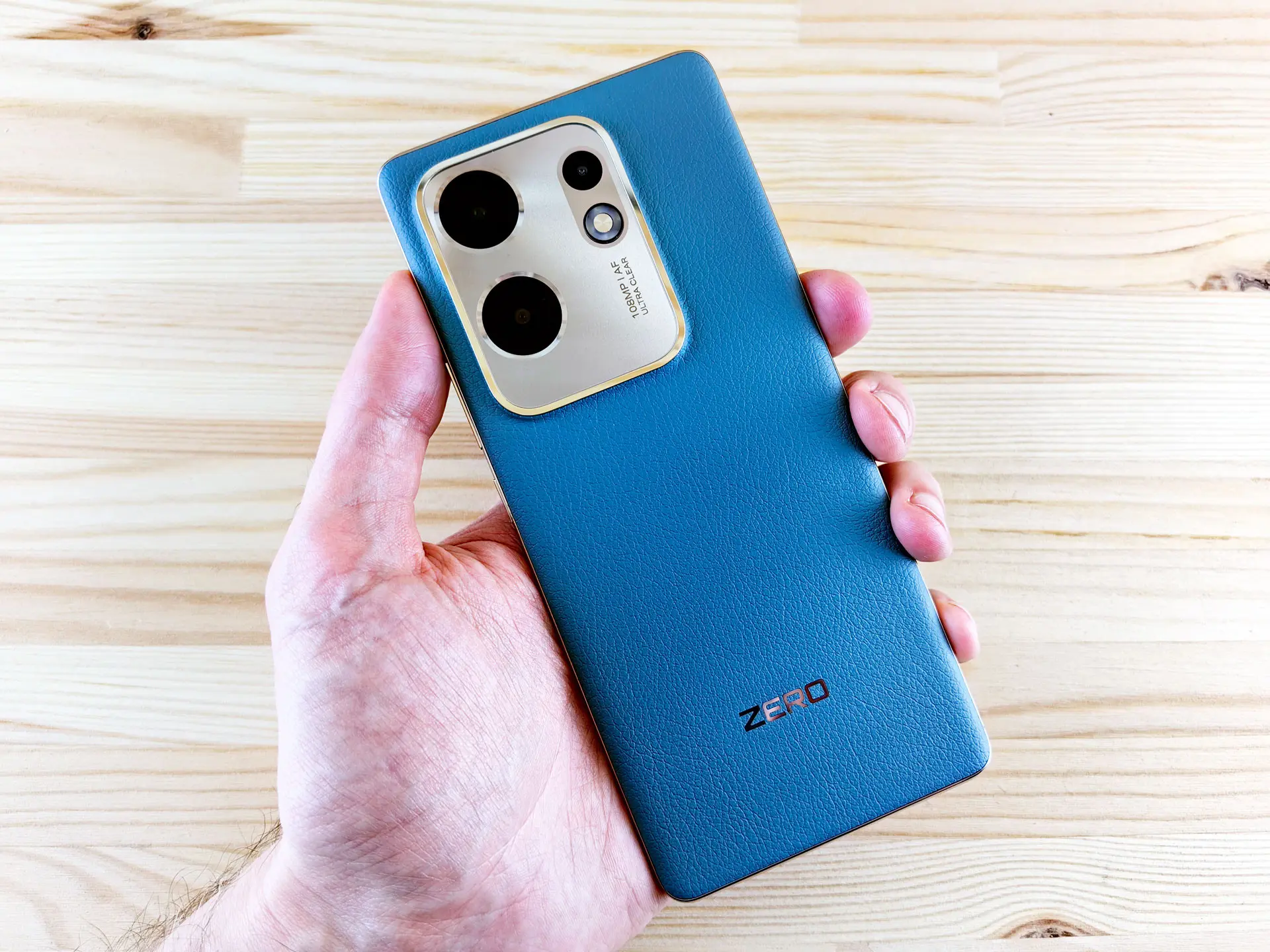 Infinix Zero 30 4G появился в России официально