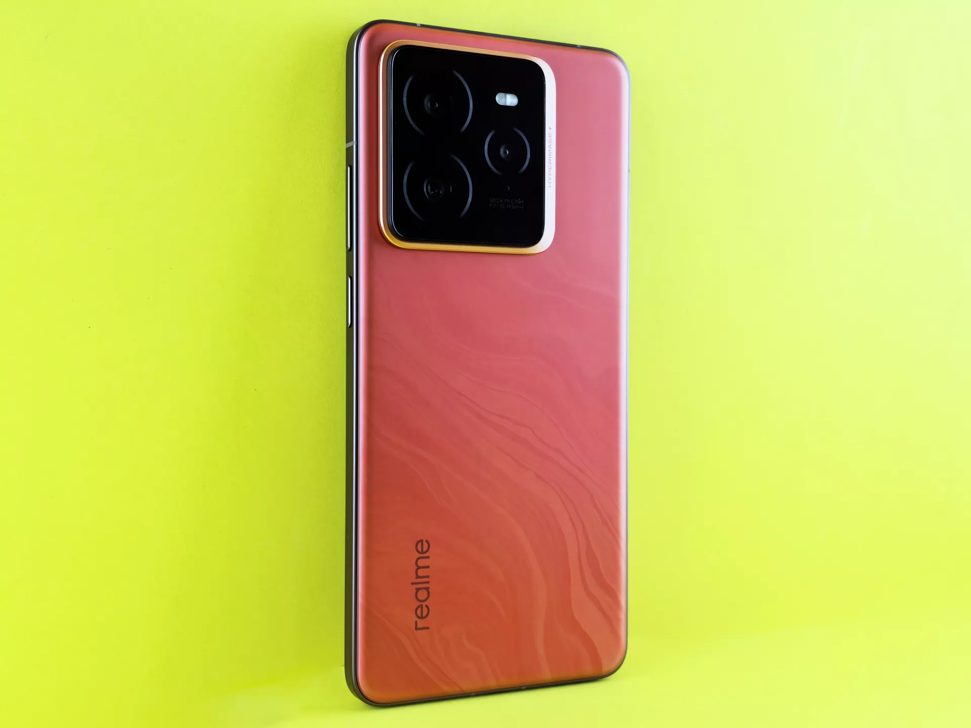 realme GT7 Pro официально появился в России