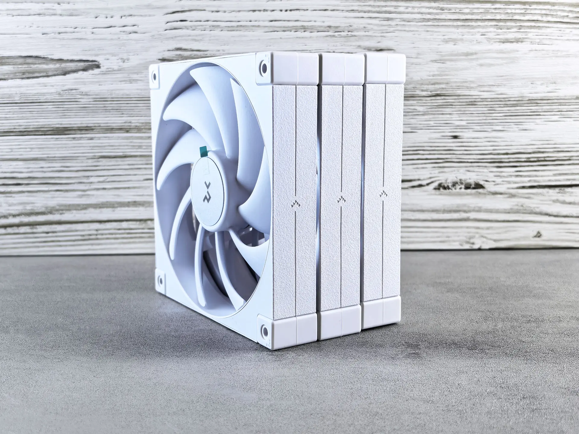 Тест-драйв вентиляторов для ПК DeepCool FD14 WH
