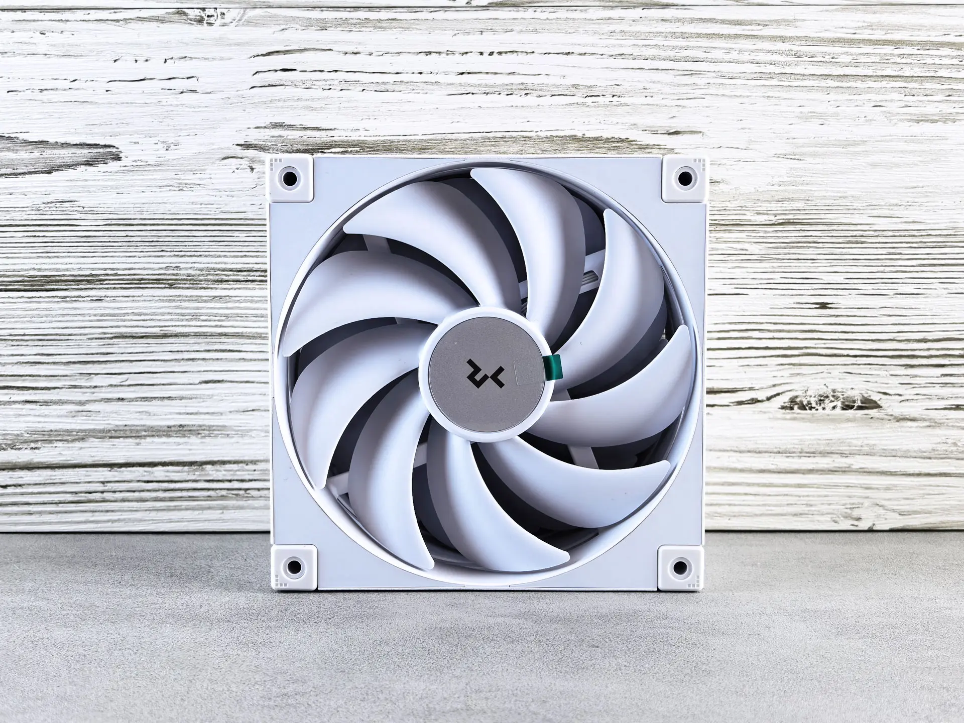 Тест-драйв вентиляторов для ПК DeepCool FD14 WH