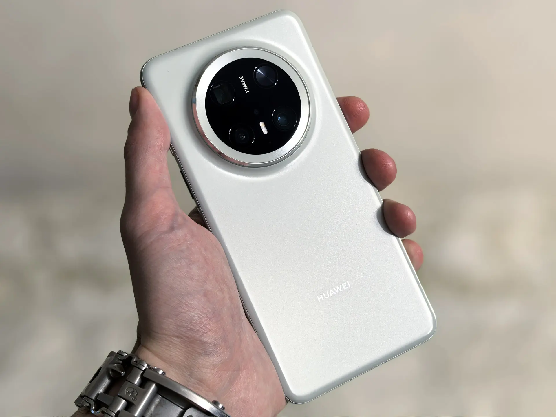 HUAWEI тестирует новые технологии охлаждения для Mate 80
