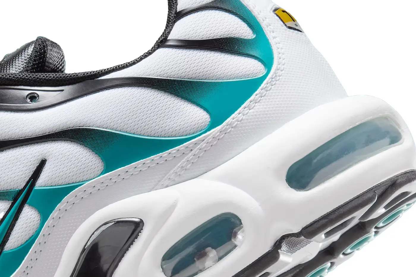 Ретро-релиз 2025: кроссовки Nike Air Max Plus в расцветке «Turbo Green»