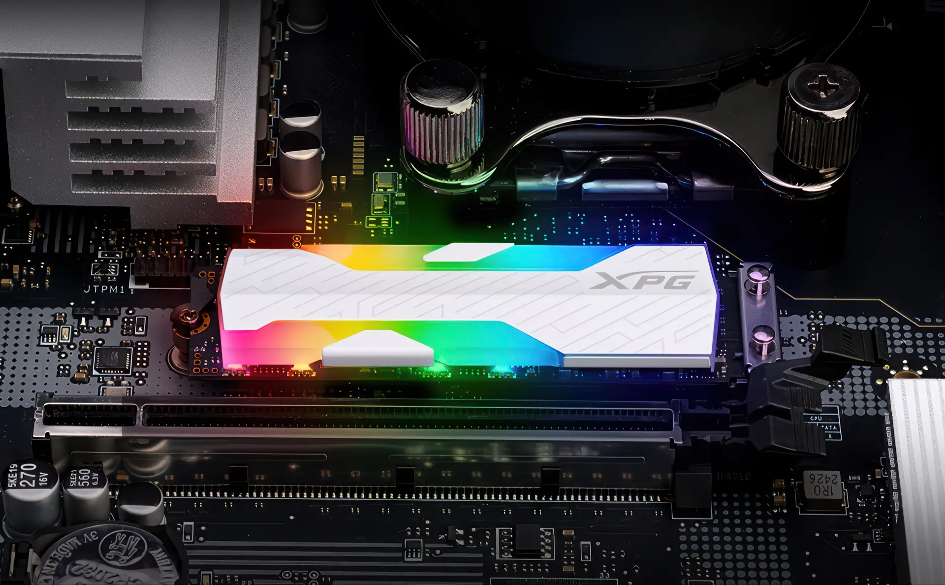 XPG SPECTRIX S65G — быстрый NVMe-накопитель с RGB-подсветкой для геймеров