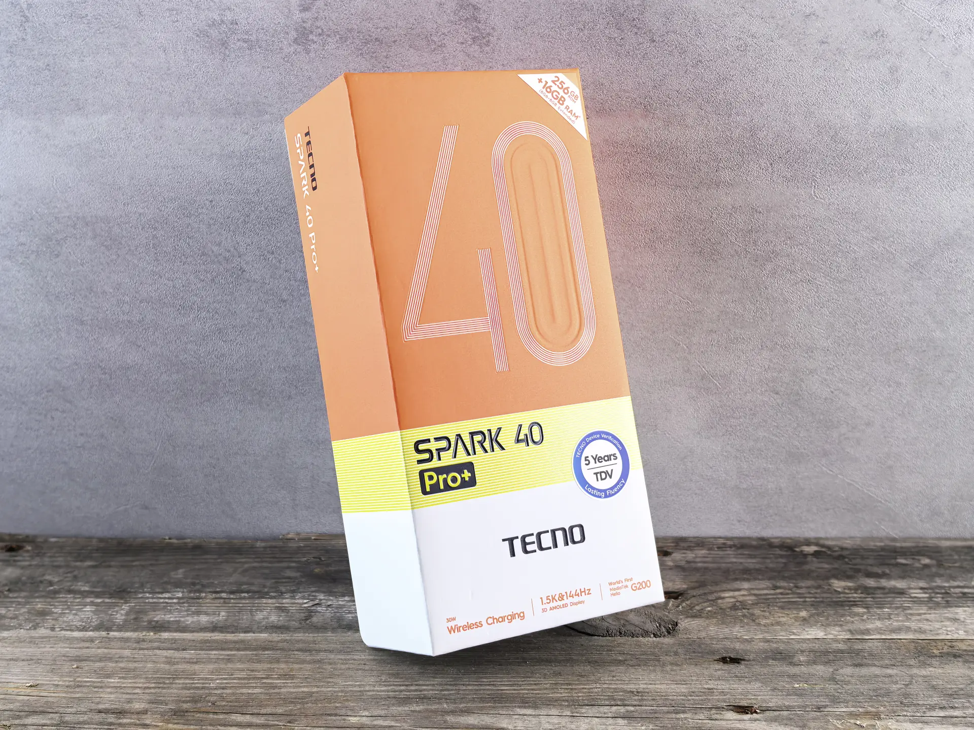 Обзор TECNO Spark 40 Pro+: элегантного смартфона с тонким корпусом и беспроводной зарядкой