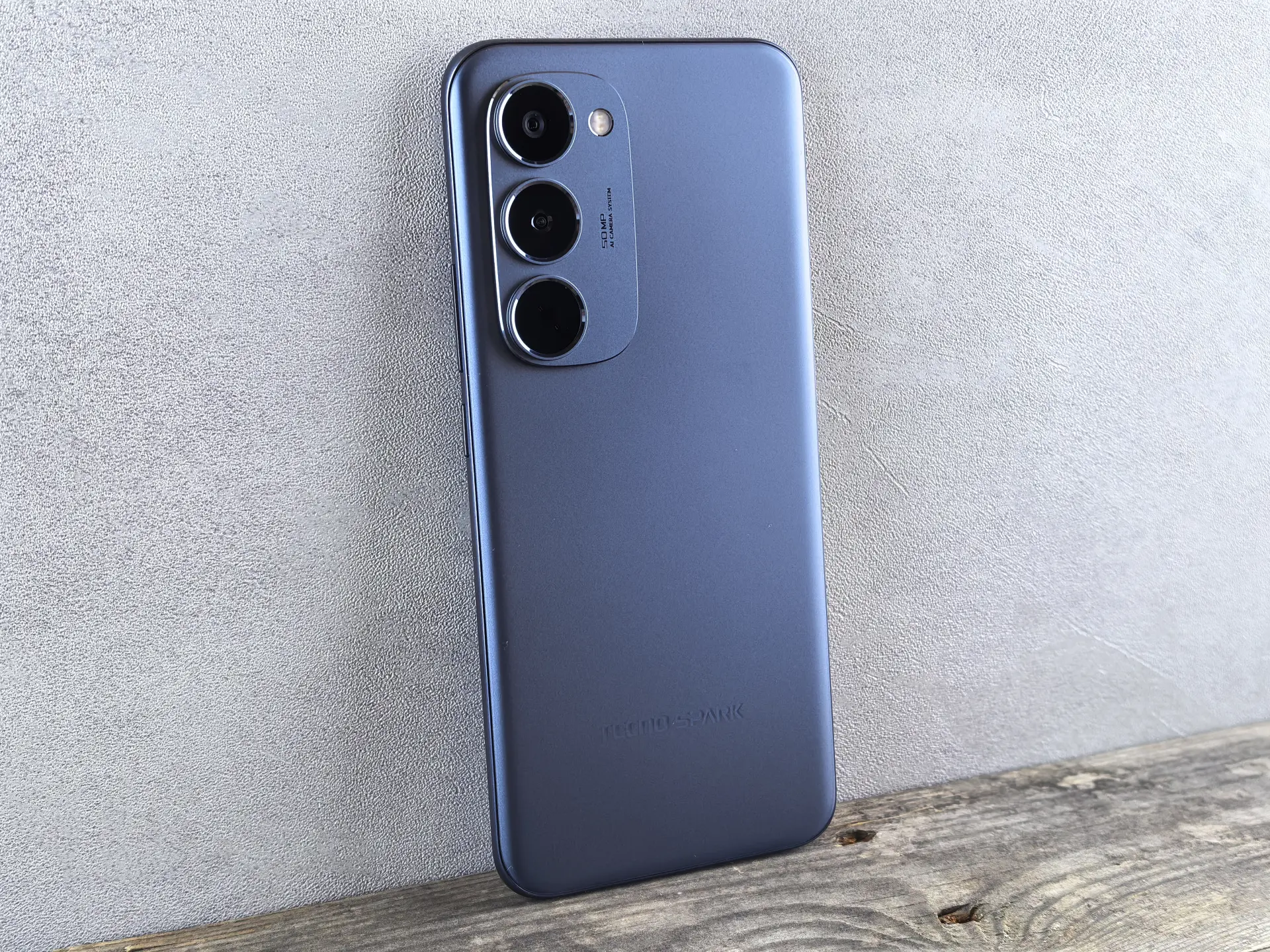 Обзор TECNO Spark 40 Pro+: элегантного смартфона с тонким корпусом и беспроводной зарядкой