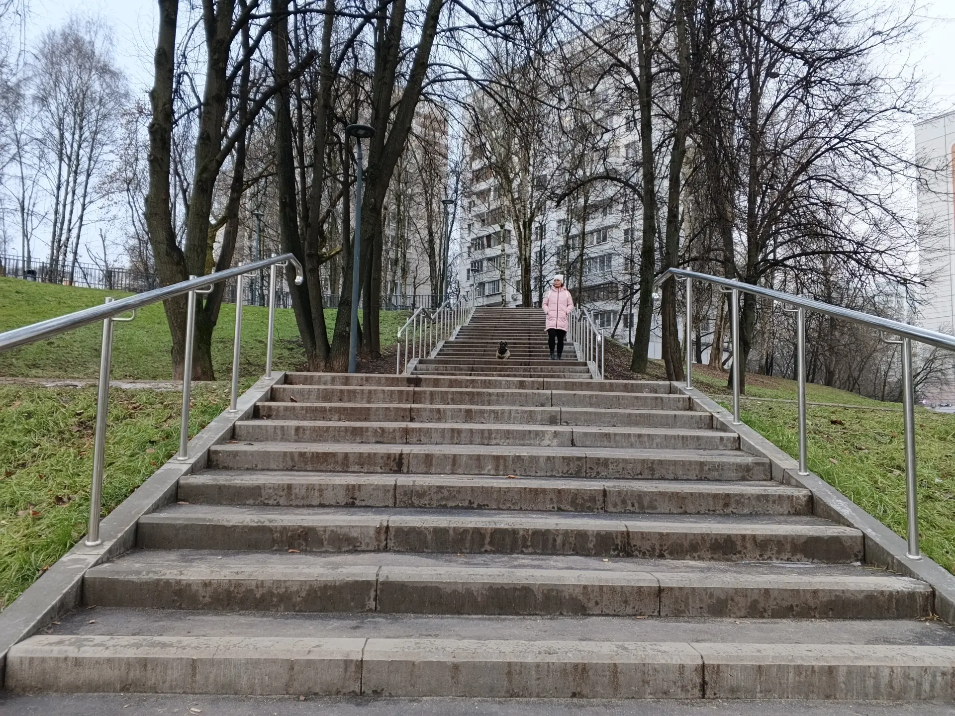 Обзор TECNO Spark 40 Pro+: элегантного смартфона с тонким корпусом и беспроводной зарядкой