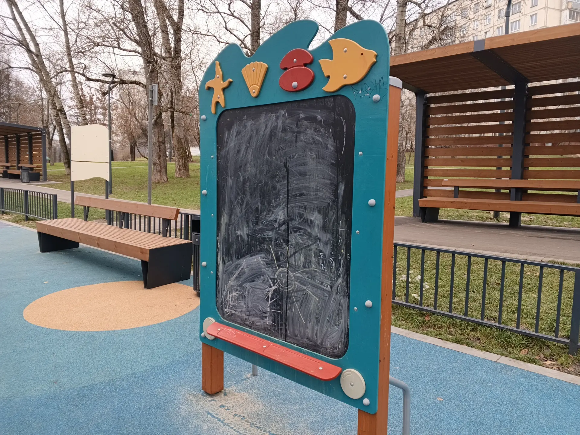 Обзор TECNO Spark 40 Pro+: элегантного смартфона с тонким корпусом и беспроводной зарядкой