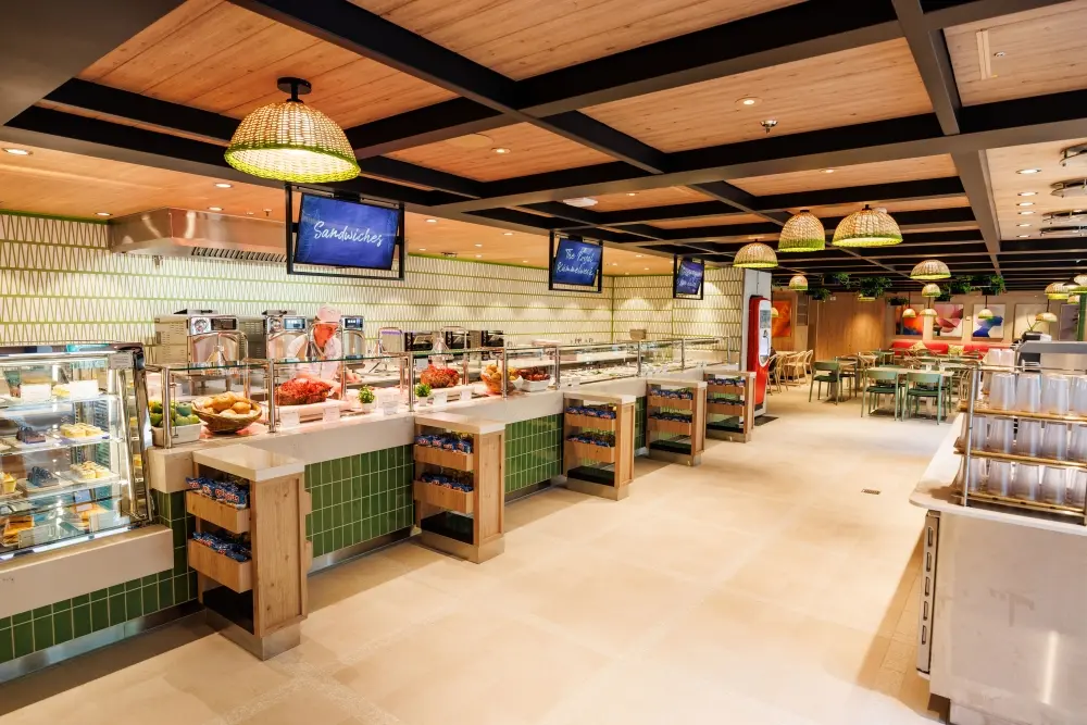 Samsung на Star of the Seas: как Micro LED выживают в океане и зачем лайнеру видеостены