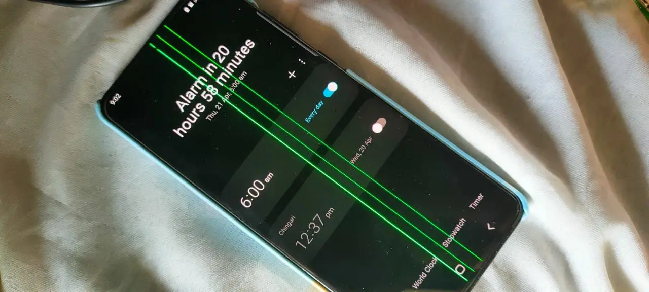 Смартфоны с зелёными полосами на экране: список моделей, причины и решения
