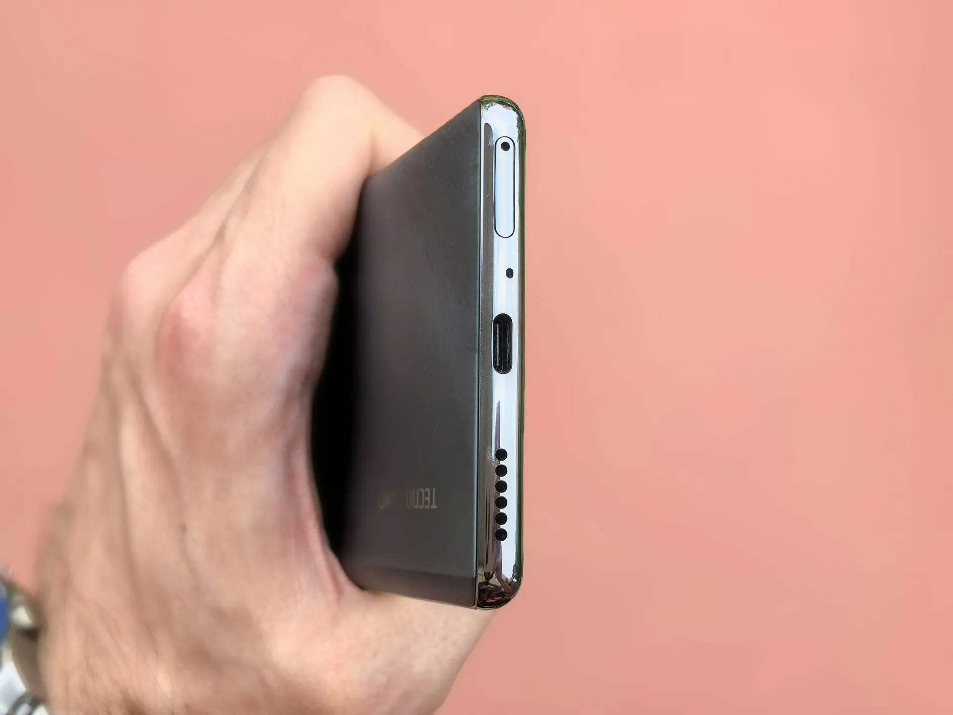 Обзор смартфона TECNO Camon 40 Pro и беспроводных наушников TECNO Sonic 2