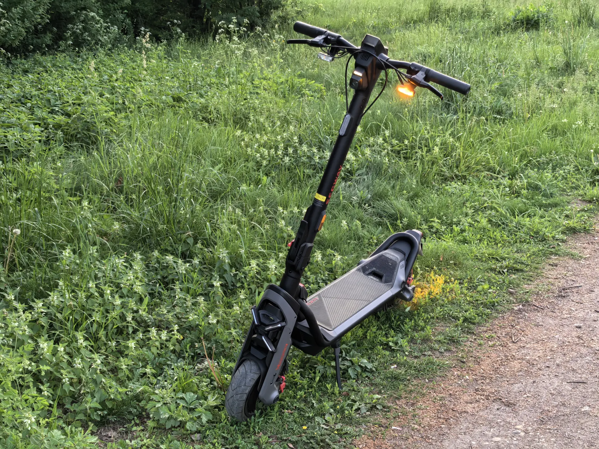 Обзор электросамоката Segway SuperScooter GT3