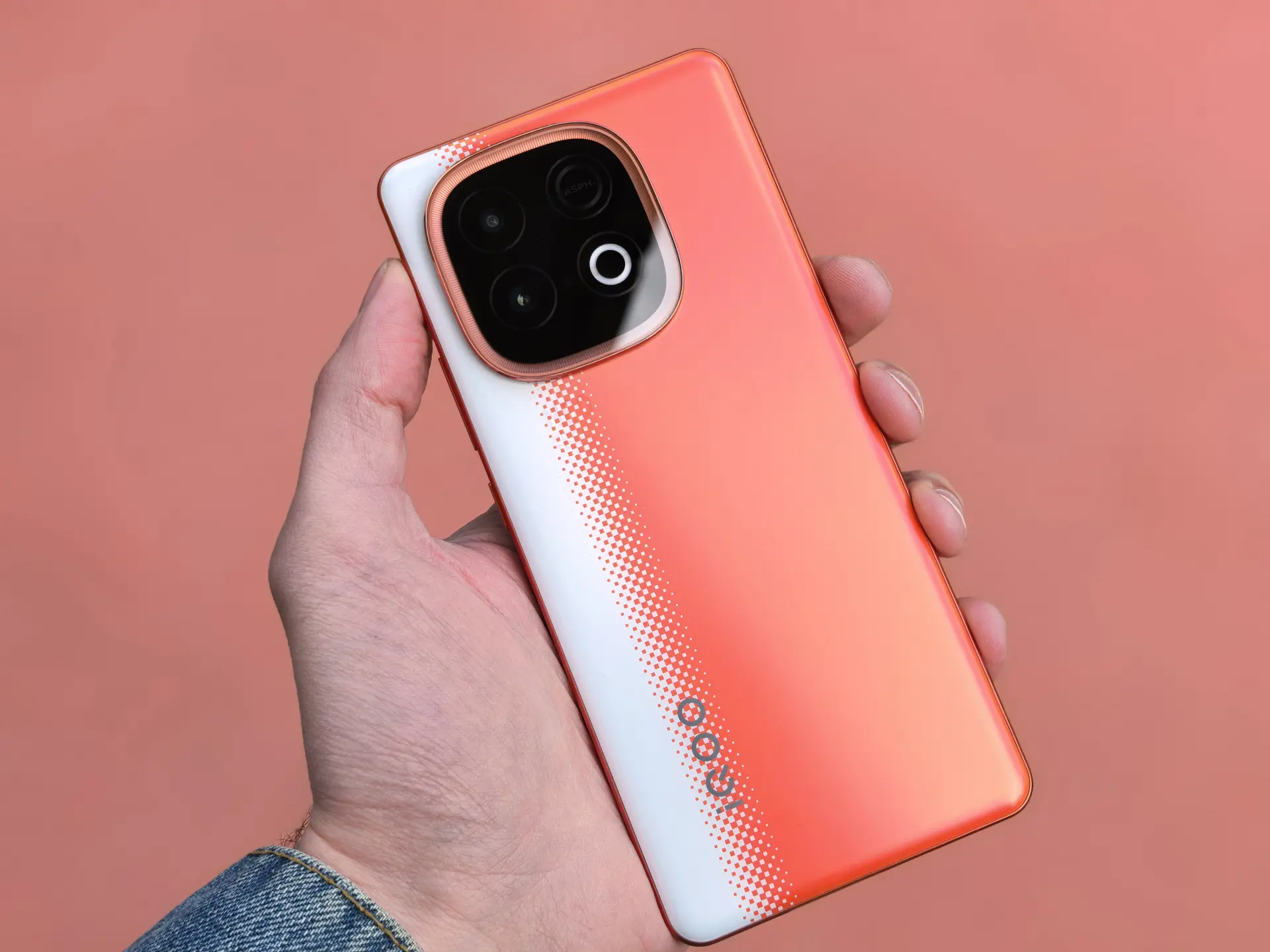 Тест-драйв iQOO Neo 10: смартфона с игровым потенциалом