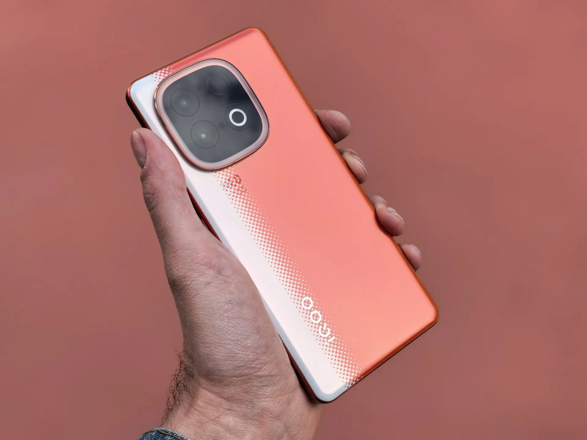 Тест-драйв iQOO Neo 10: смартфона с игровым потенциалом