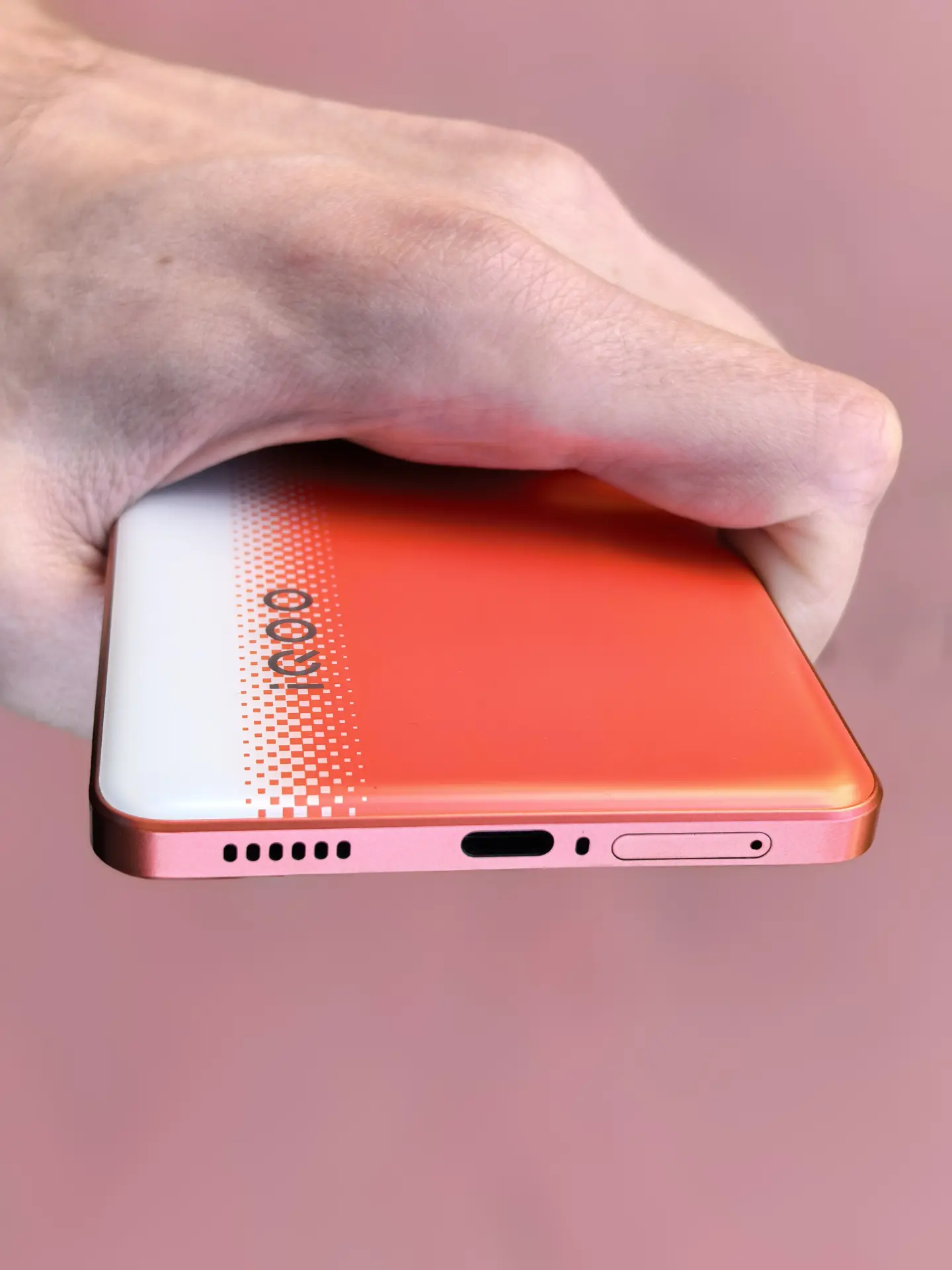 Тест-драйв iQOO Neo 10: смартфона с игровым потенциалом