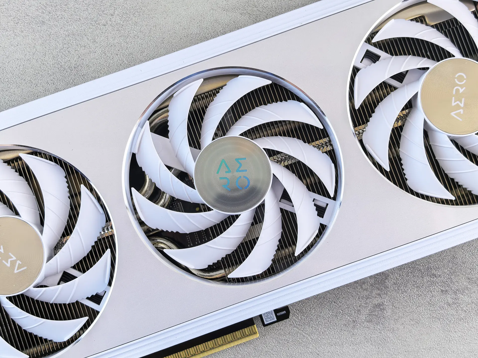 Тест-драйв видеокарты GIGABYTE GeForce RTX 5060 AERO OC 8G