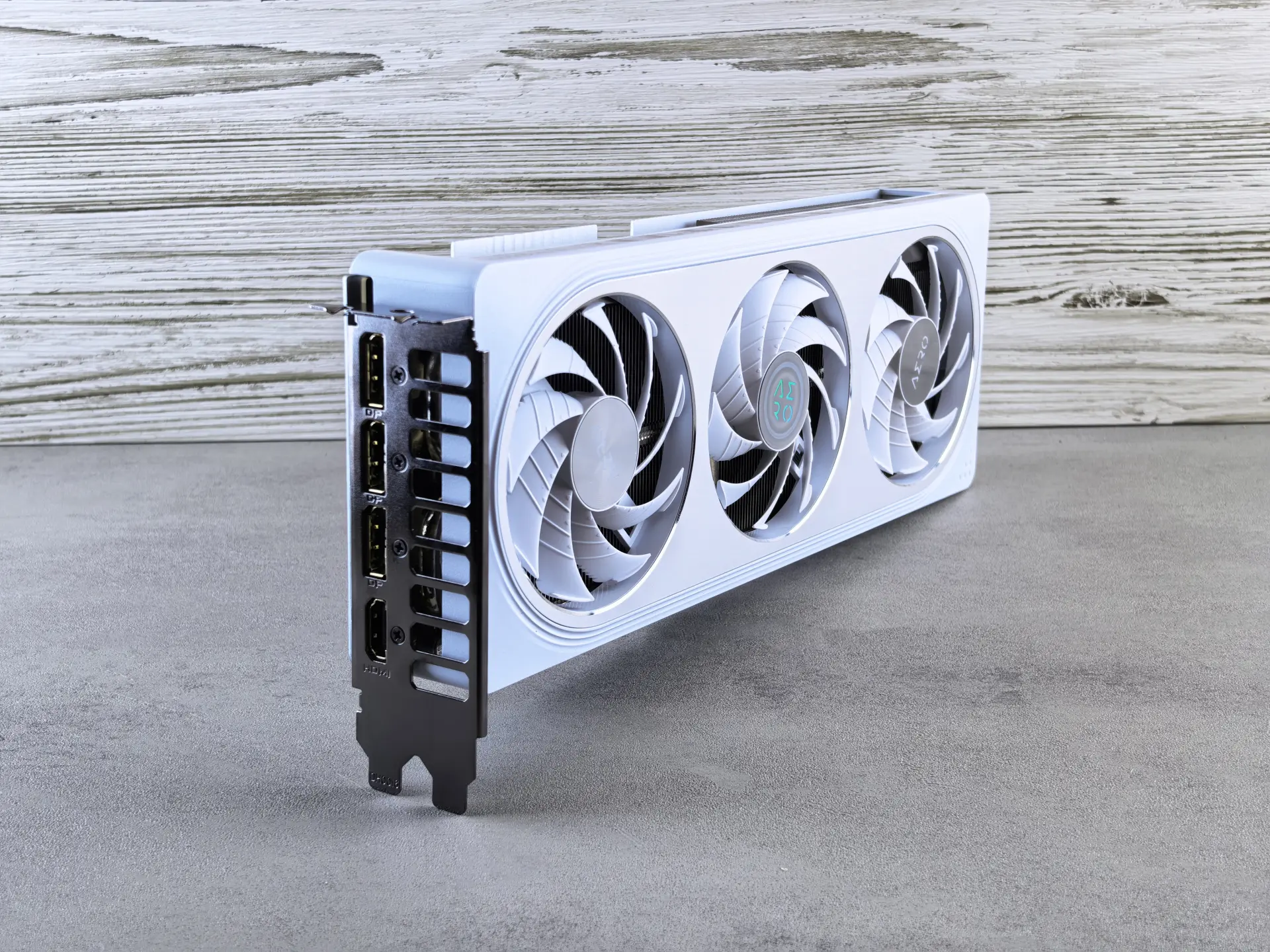 Тест-драйв видеокарты GIGABYTE GeForce RTX 5060 AERO OC 8G