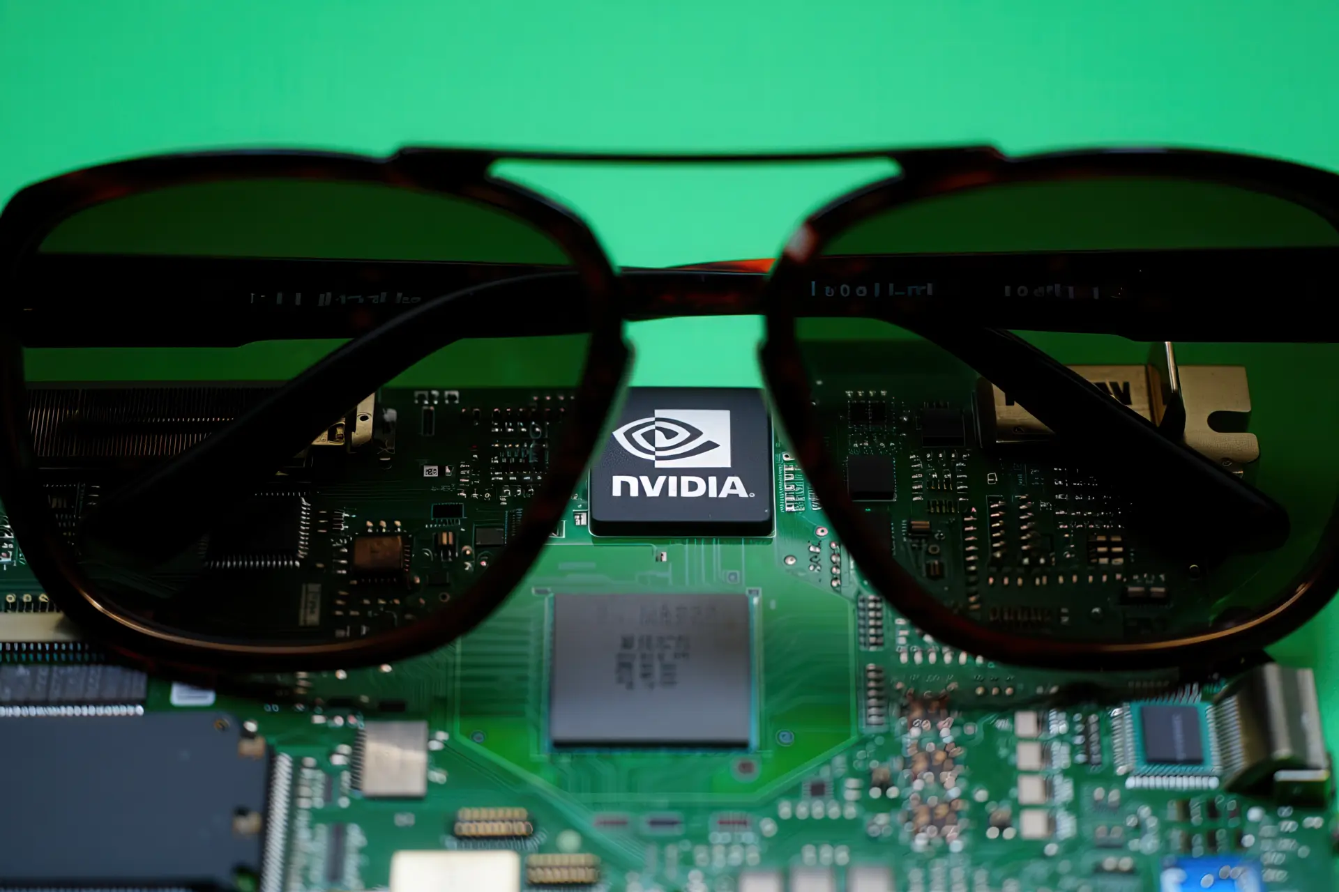 Обновление vBIOS для NVIDIA RTX 5060: решение проблемы чёрного экрана