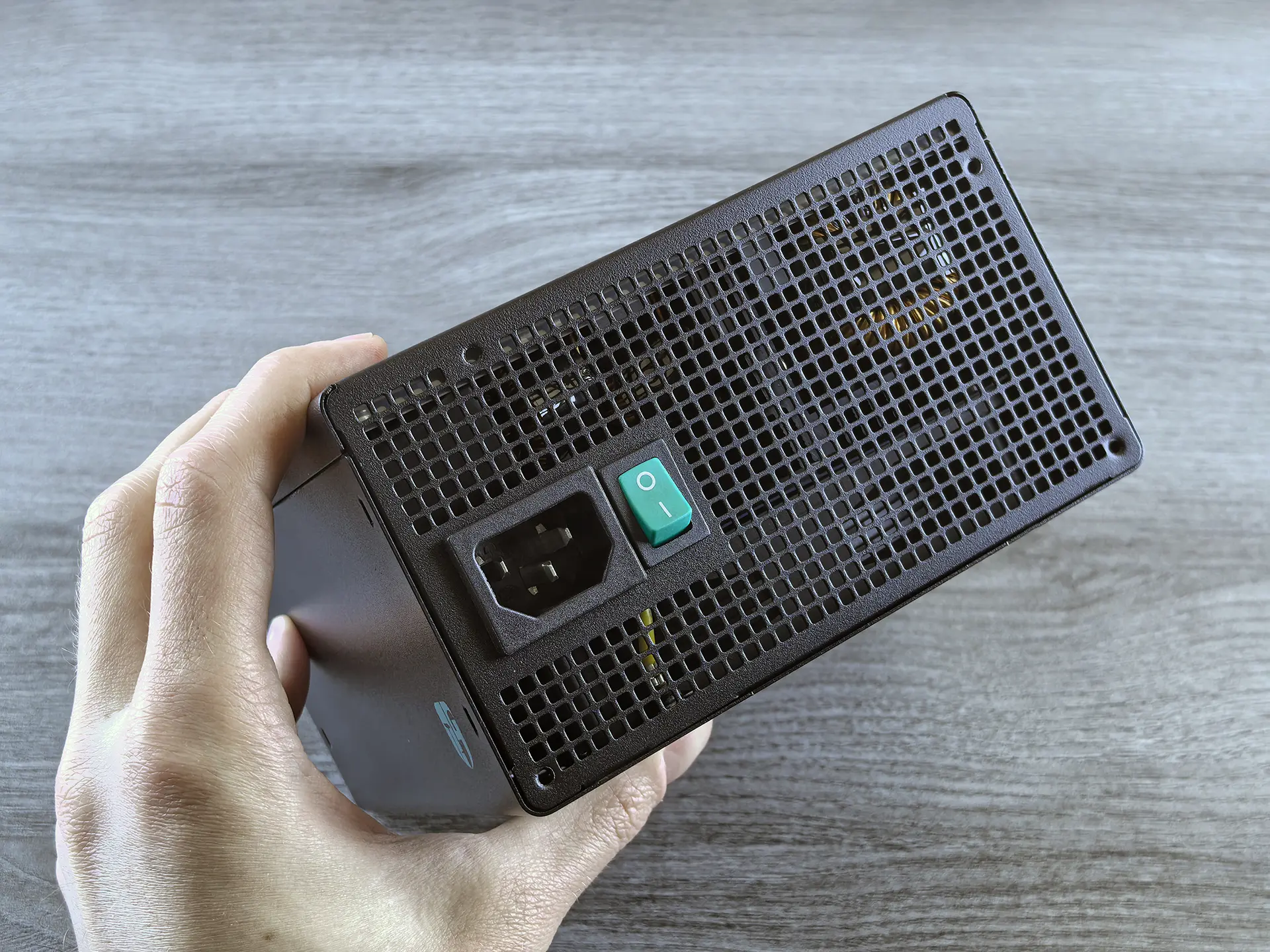 Обзор блока питания GamerStorm PQ1200G GOLD: 1200 Вт, стандарт ATX 3.1 и 10 лет гарантии