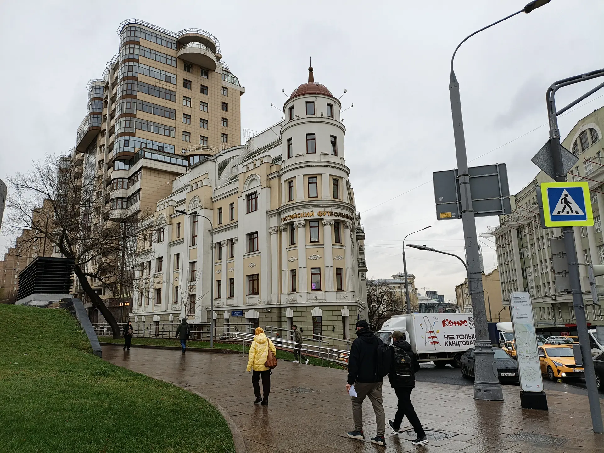 Обзор Infinix Hot 60 Pro+: когда «+» действительно имеет значение