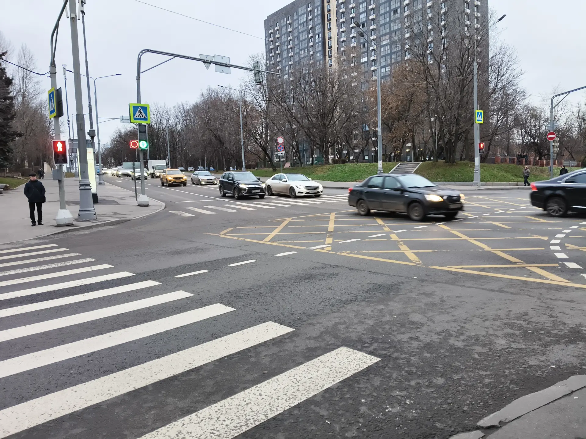 Обзор iQOO Z10R: смартфона с ёмкой батареей, крепким стеклом и хорошей селфи-камерой