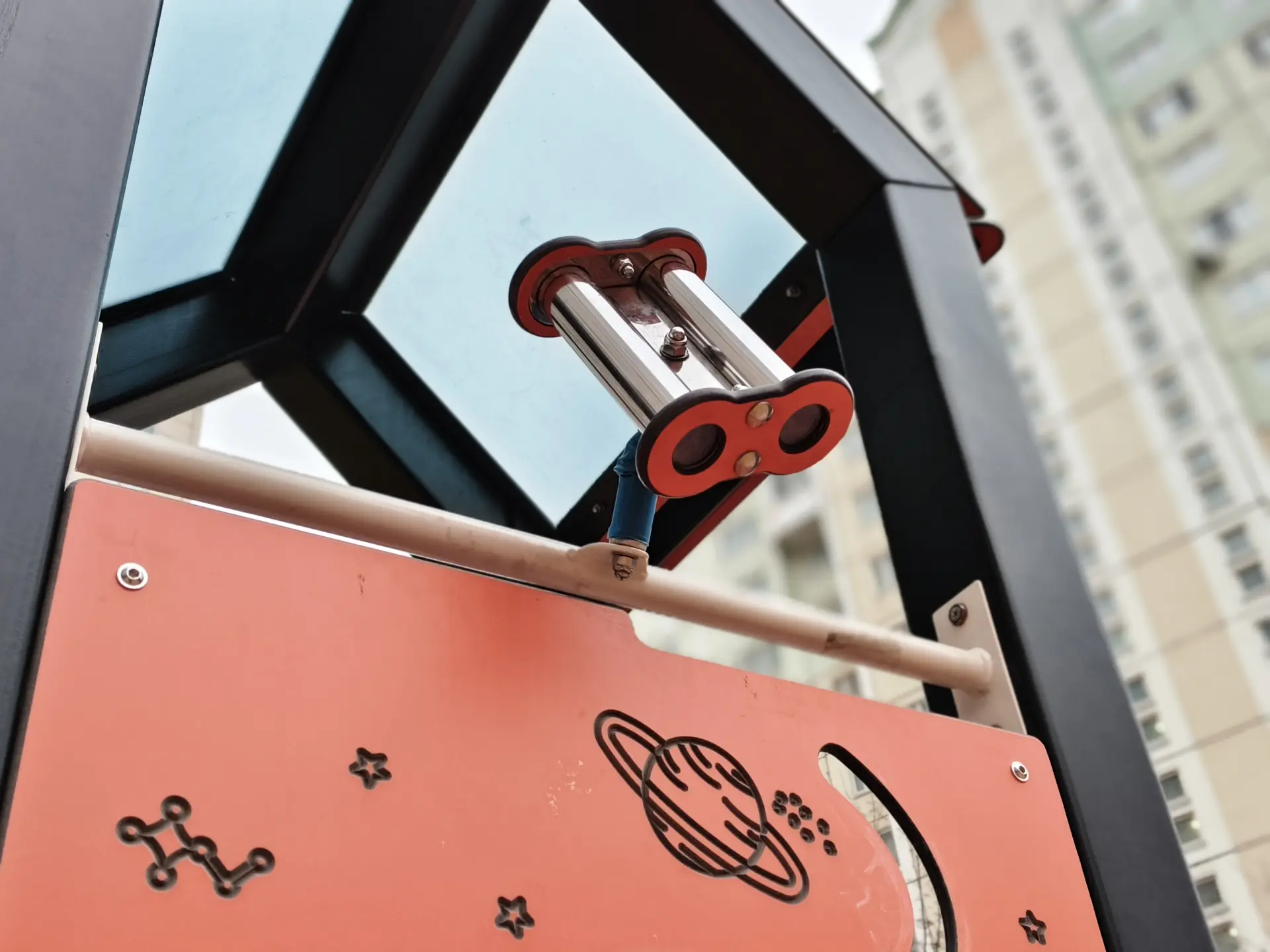 Обзор iQOO Z10R: смартфона с ёмкой батареей, крепким стеклом и хорошей селфи-камерой