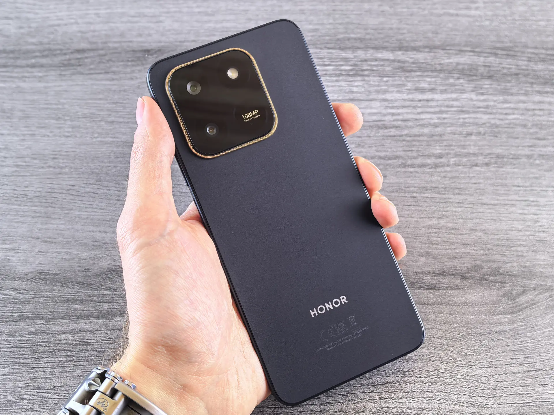 HONOR X7d: обзор бюджетного «долгожителя» с защищенным корпусом и AI-кнопкой