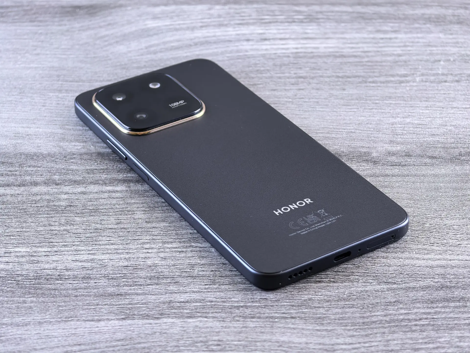 HONOR X7d: обзор бюджетного «долгожителя» с защищенным корпусом и AI-кнопкой