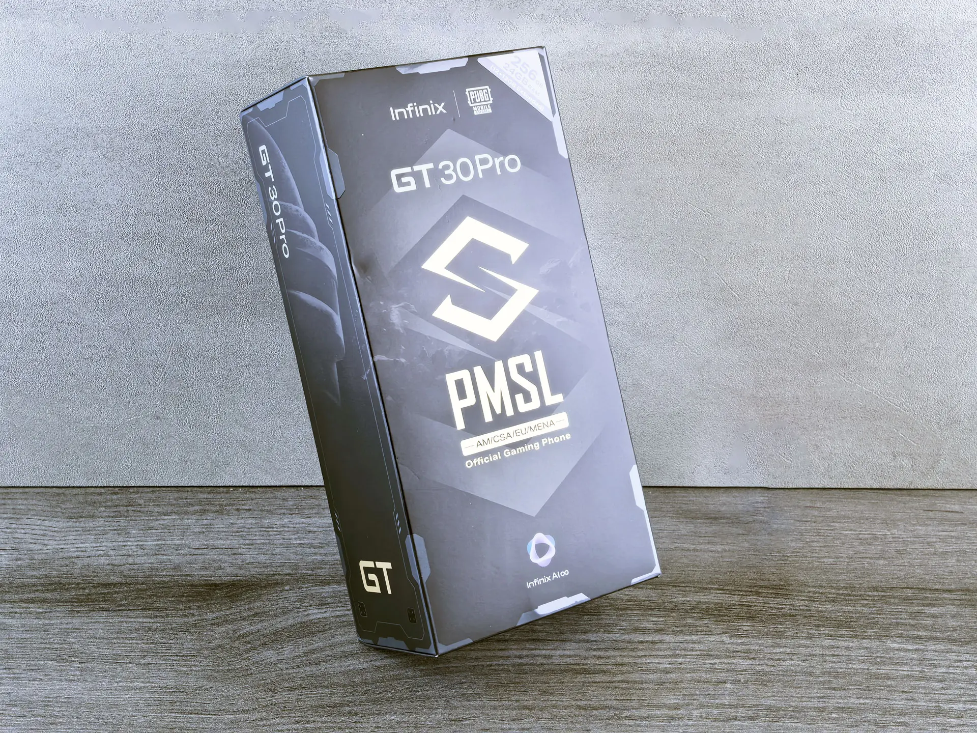 Обзор Infinix GT 30 Pro: игрового смартфона с подсветкой и кнопками- триггерами