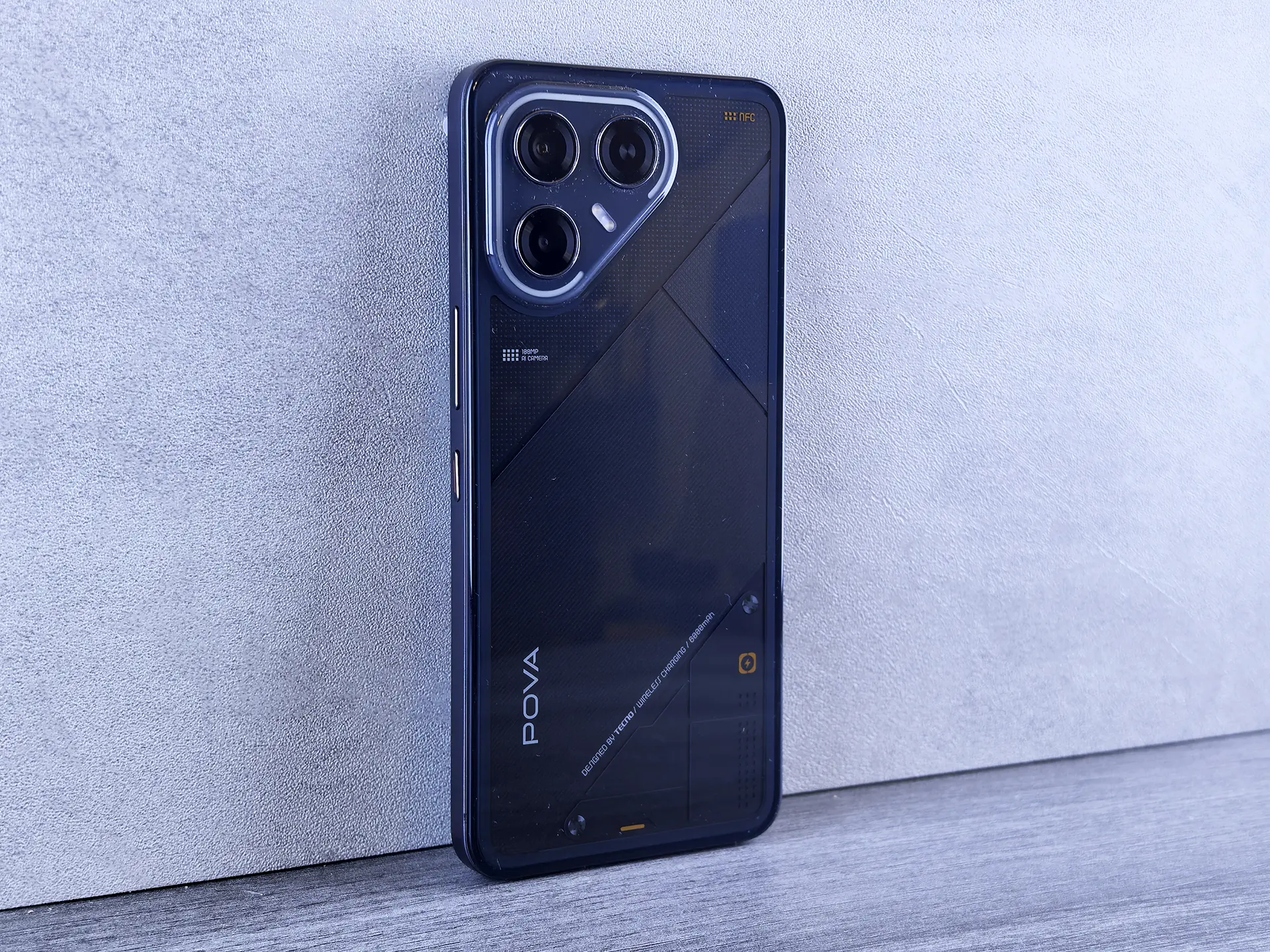 TECNO POVA 7 Ultra 5G: смартфон с балансом мощности, автономности и стиля