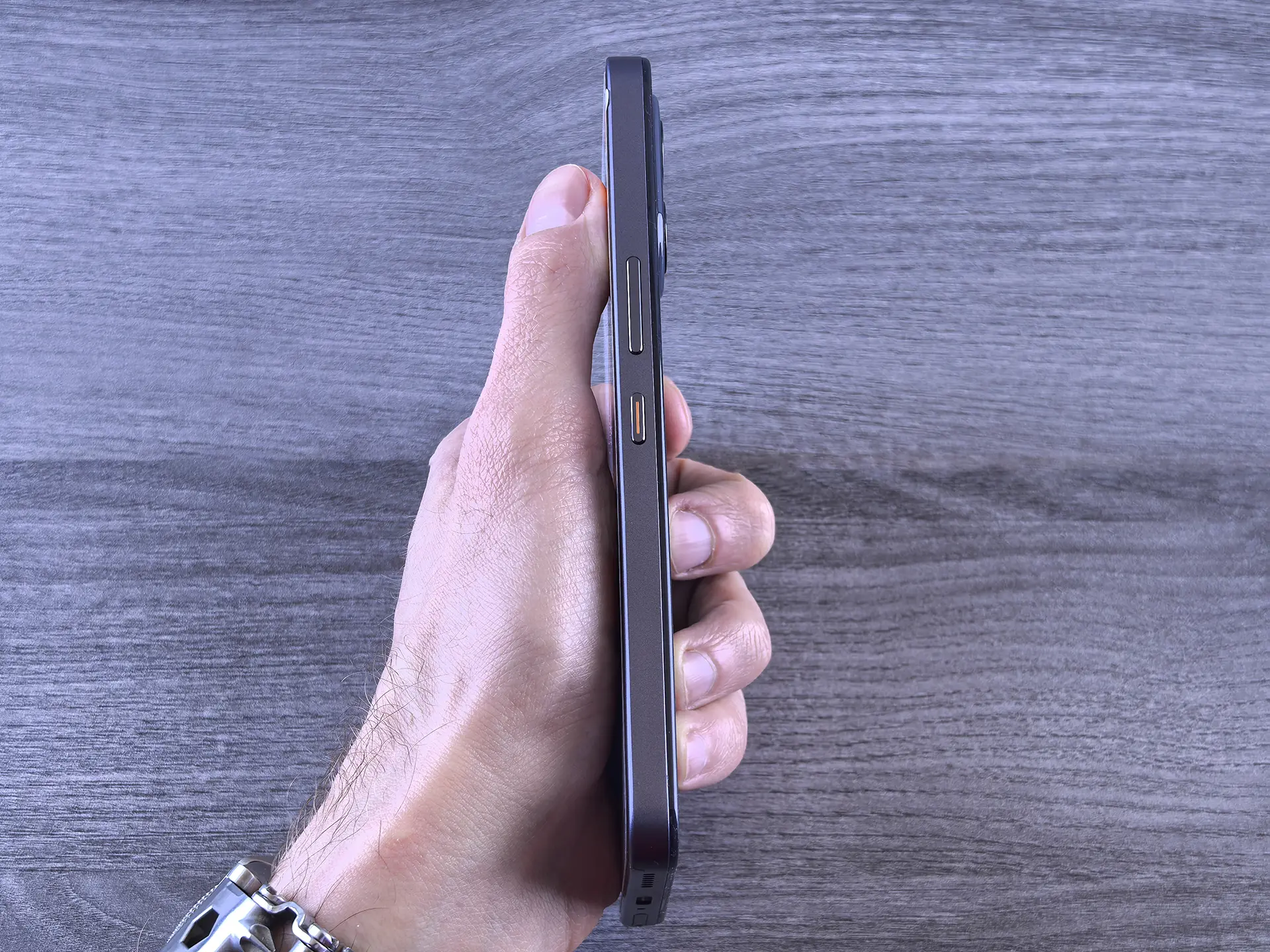 TECNO POVA 7 Ultra 5G: смартфон с балансом мощности, автономности и стиля