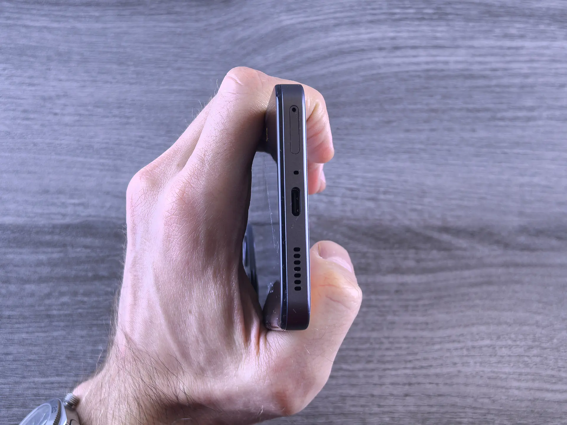 TECNO POVA 7 Ultra 5G: смартфон с балансом мощности, автономности и стиля