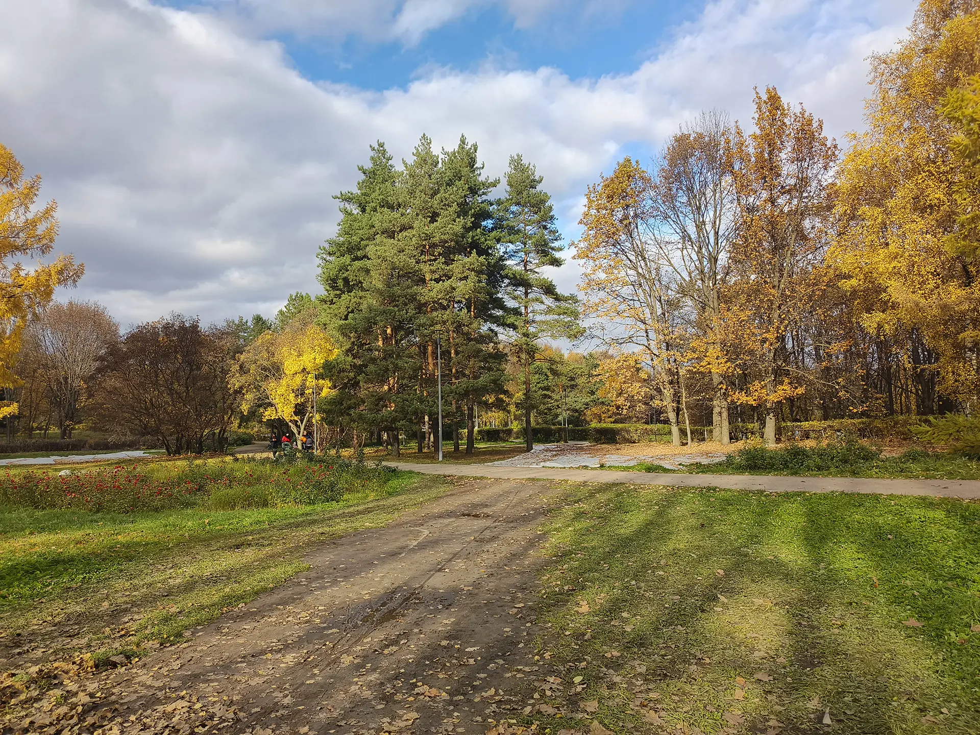 TECNO POVA 7 Ultra 5G: смартфон с балансом мощности, автономности и стиля